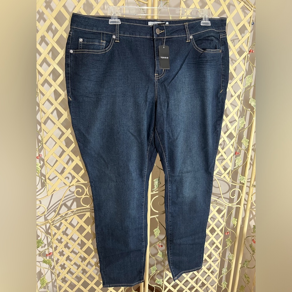 Torrid Dark Blue Denim Jeans Curvy Skinny Size 20S NWT